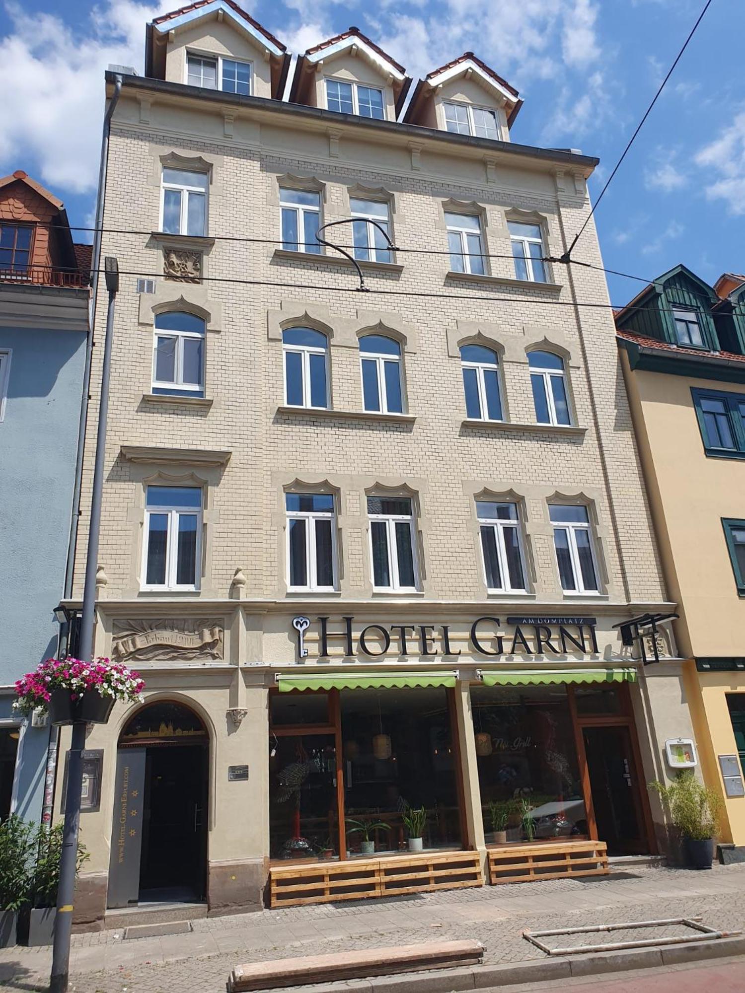 Garni  Am Domplatz 3*